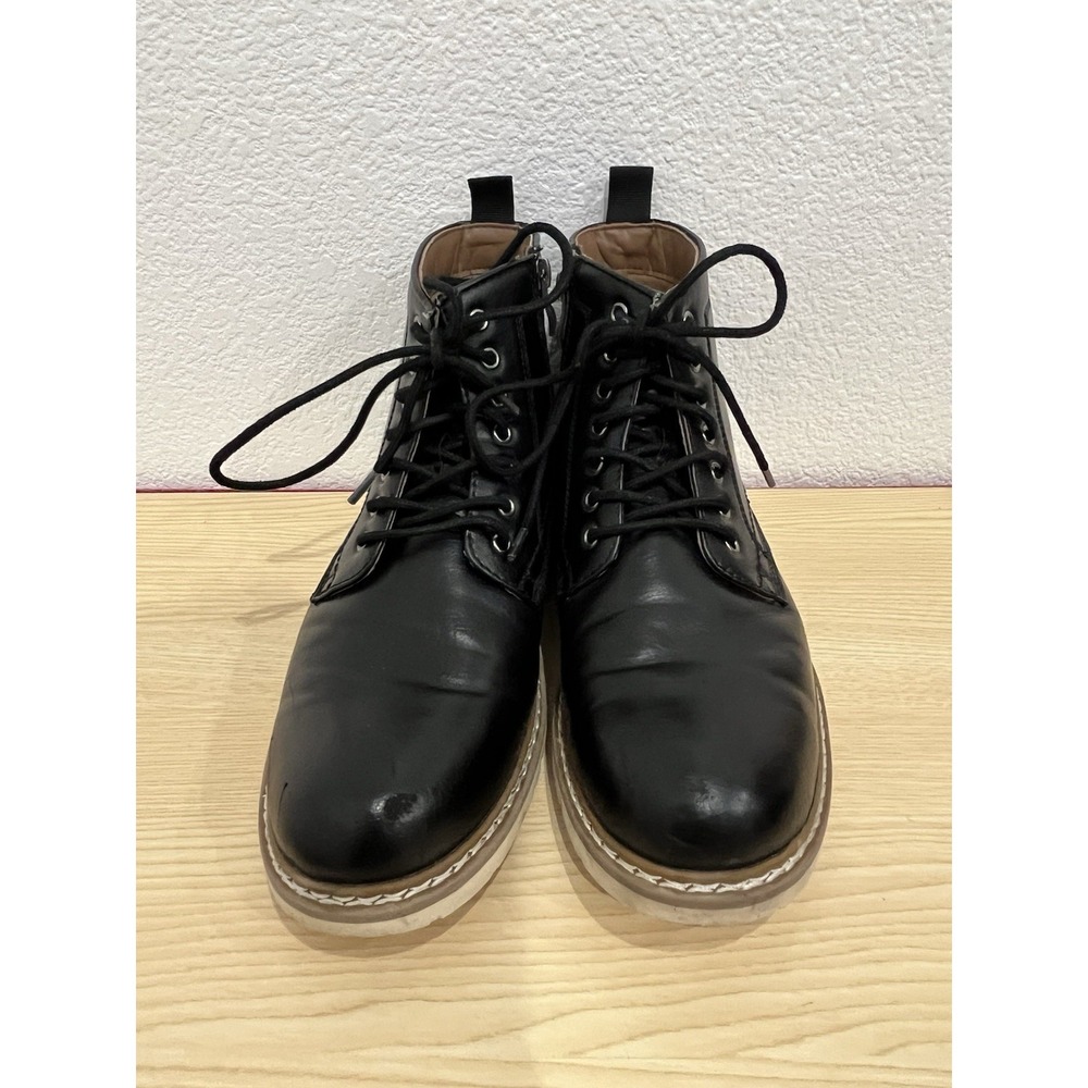 Men's Steve Madden size 8.5 Black‎ Chukka Boots.